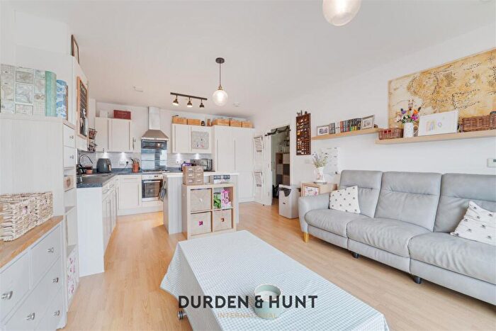 2 Bedroom Apartment For Sale In Firwood Lane, Harold Wood, RM3