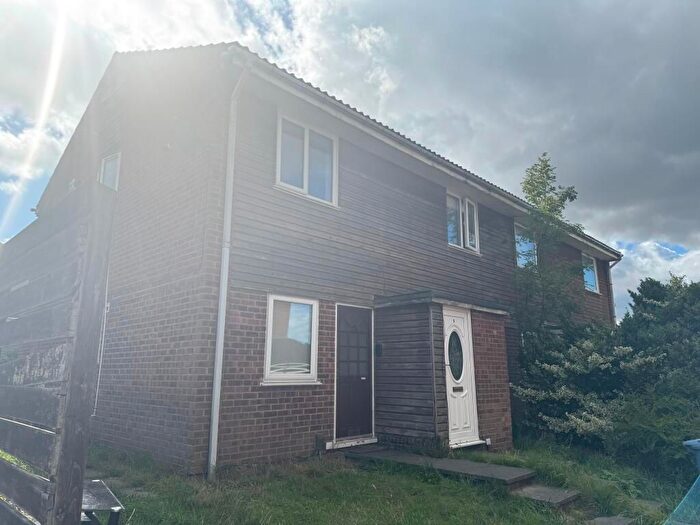 2 Bedroom Flat To Rent In Aspen Court, Mansfield, NG19