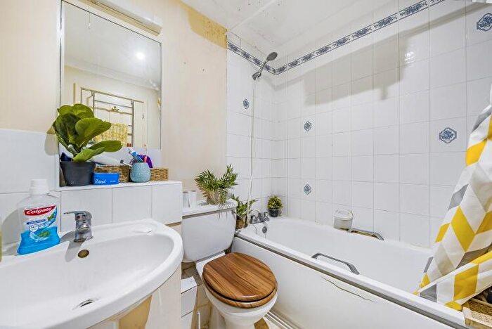 1 Bedroom Flat To Rent In Lenelby Road Surbiton, KT6