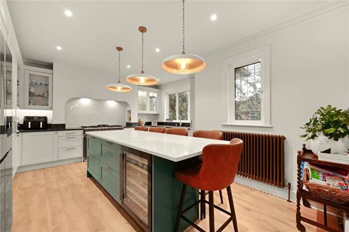 4 Bedroom Apartment For Sale In Curzon Road, Weybridge, Surrey, KT13