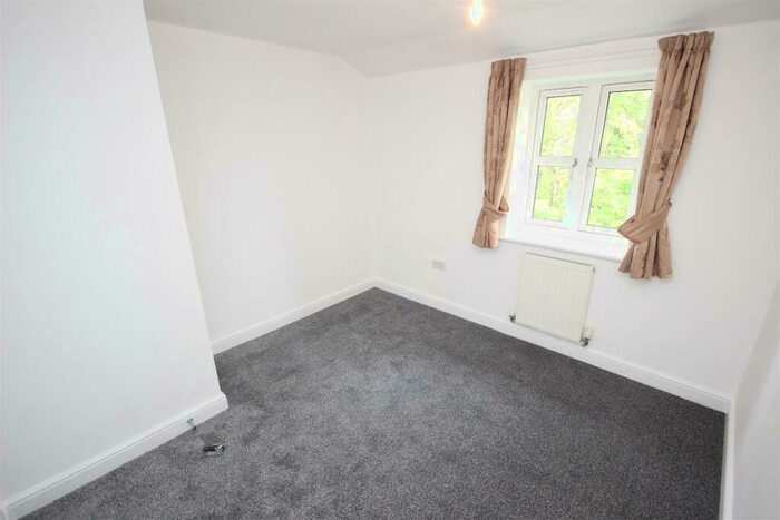 2 Bedroom Apartment To Rent In Fieldfarm Apartments, Cradley Road, Netherton, DY2