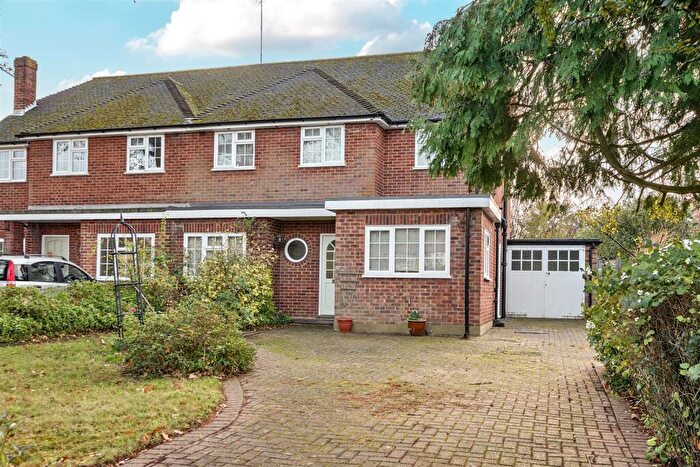 3 Bedroom Semi Detached House For Sale In Bramley Way, Ashtead, KT21