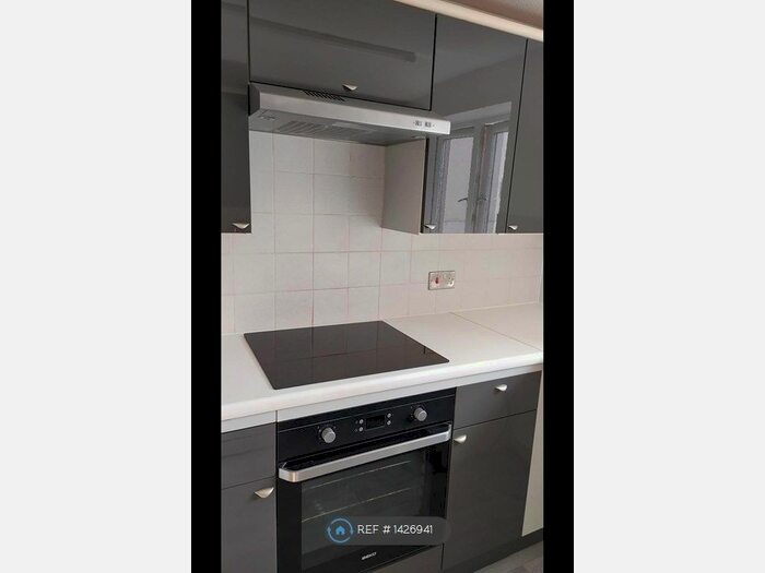 1 Bedroom Flat To Rent In Geddington Court, Waltham Cross, EN8