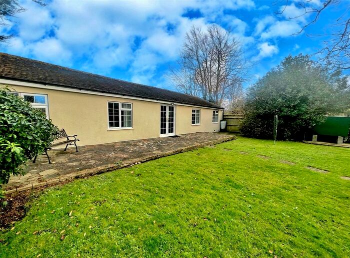 3 Bedroom Bungalow To Rent In Easthampnett Lane, Easthampnett, Chichester, West Sussex, PO18