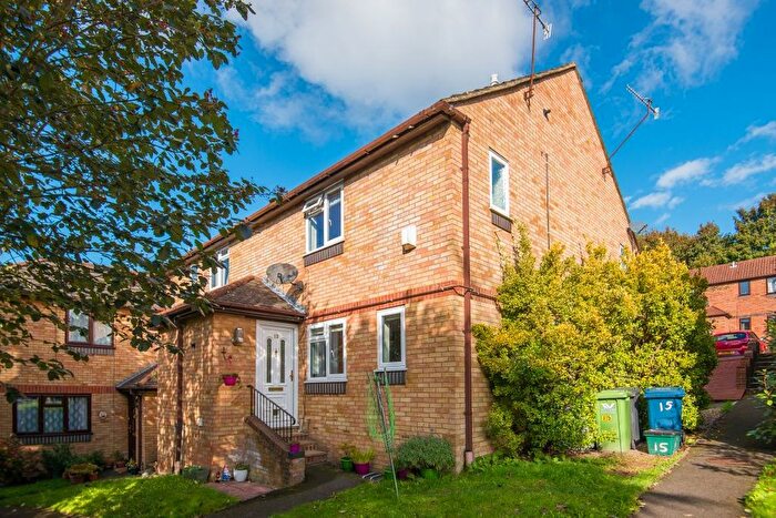 1 Bedroom Detached House To Rent In Cairnside, High Wycombe, HP13