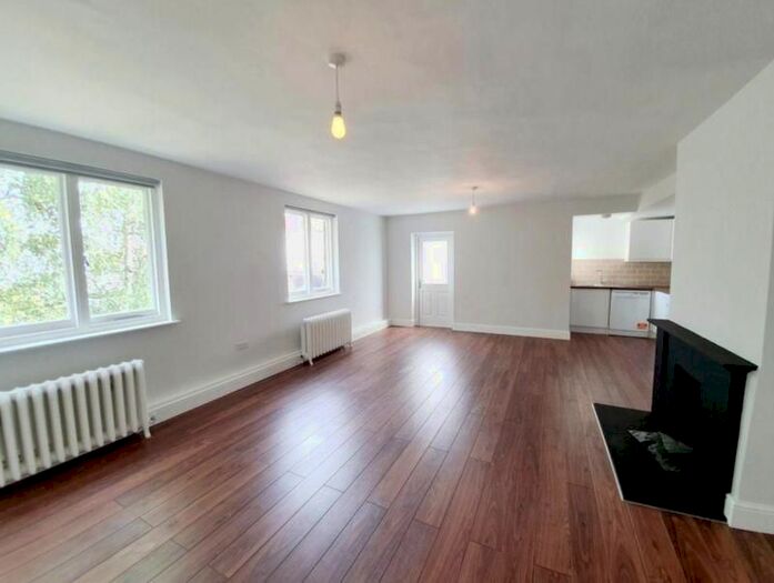 2 Bedroom Terraced House To Rent In St. Annes Close, London, N6