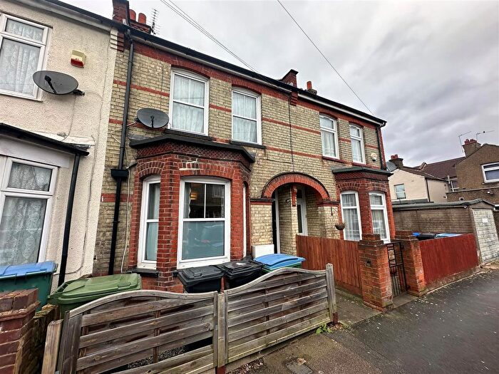 1 Bedroom Property To Rent In Kensington Avenue, Watford, WD18