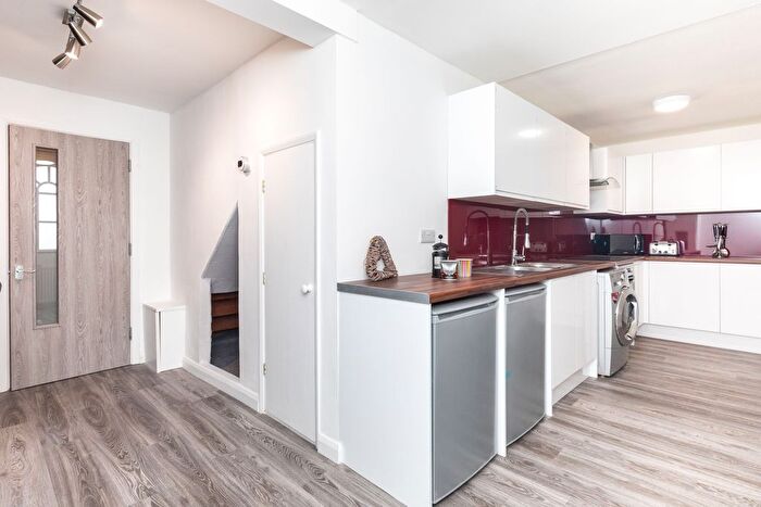 1 Bedroom Property To Rent In Cuckmere Crescent, Crawley, RH11