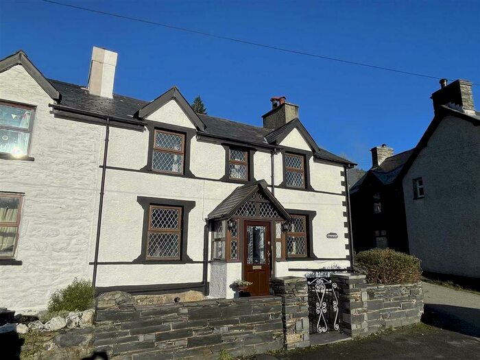 3 Bedroom Cottage For Sale In Dolwyddelan, LL25