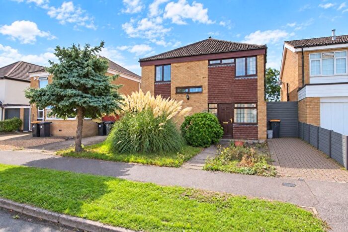 4 Bedroom Detached House For Sale In Whitworth Way, Wilstead, Bedford, MK45