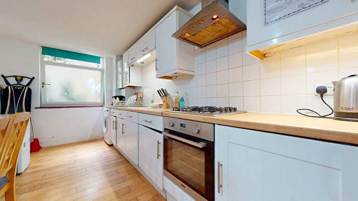 1 Bedroom Flat To Rent In Walworth Road, London, SE17