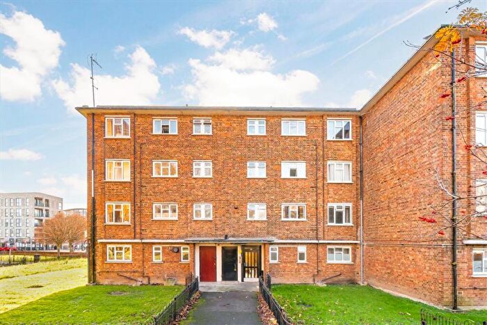 2 Bedroom Flat For Sale In Stepney Way, Stepney Way, E1