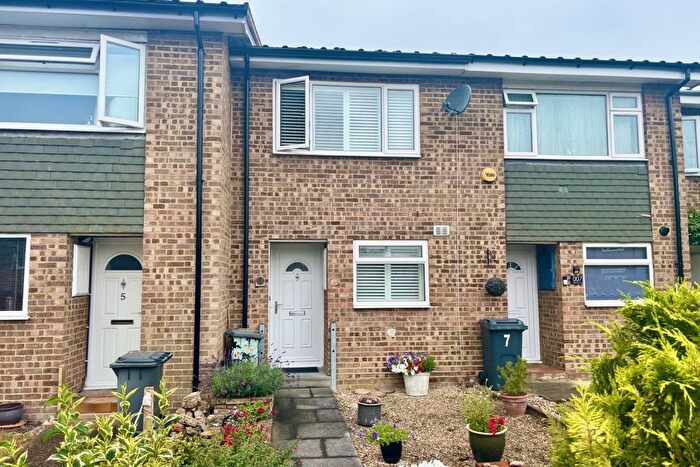 2 Bedroom Terraced House For Sale In Peket Close, Staines-Upon-Thames, Surrey, TW18