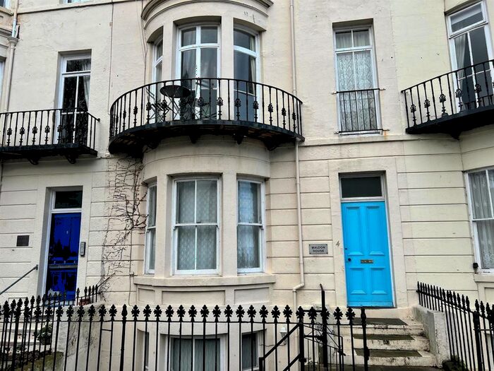 1 Bedroom Flat To Rent In Albion Road, Scarborough, North Yorkshire, YO11