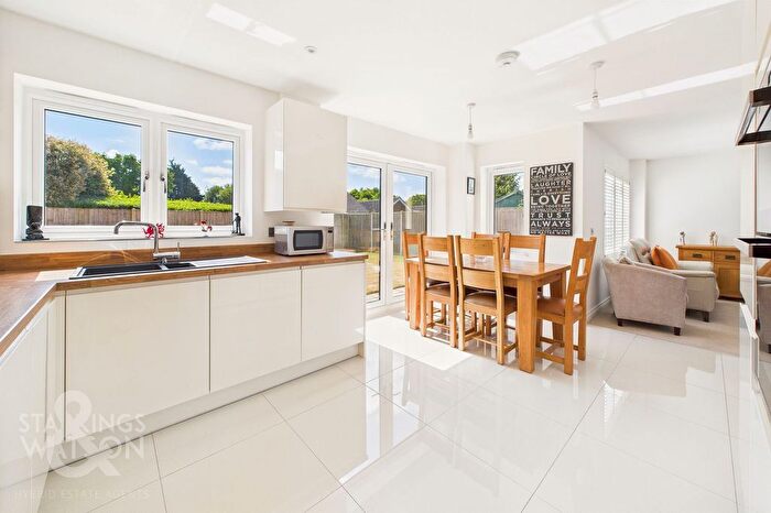 4 Bedroom Detached House For Sale In Sam Smith Way, Rackheath, Norwich, NR13