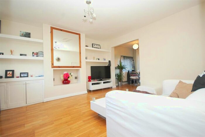 2 Bedroom Semi-Detached House To Rent In Hillfield Road, Hampton, TW12