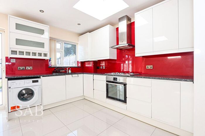 4 Bedroom Terraced House To Rent In Glamis Crescent, Hayes, UB3