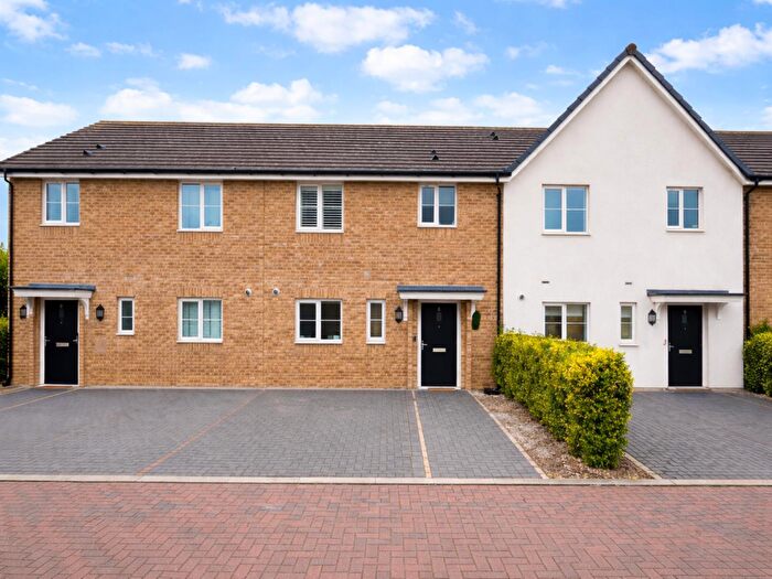 2 Bedroom Terraced House To Rent In Ash Road, Chigwell, IG7