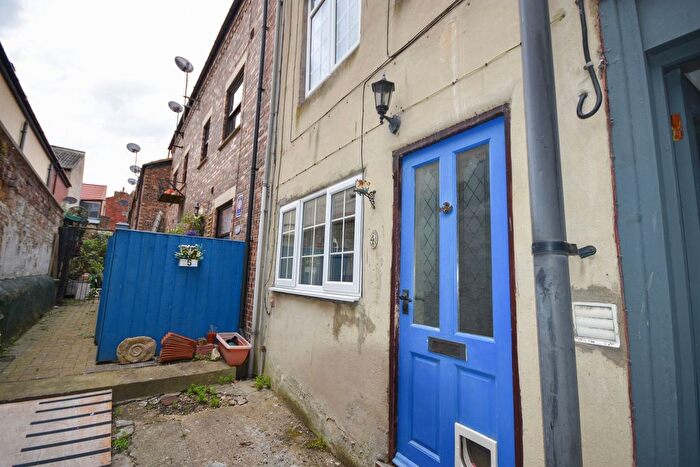2 Bedroom Cottage To Rent In Flowergate, Whitby, YO21