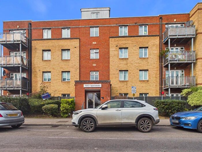 3 Bedroom Apartment For Sale In Wexham Road, Slough, Berkshire, SL1