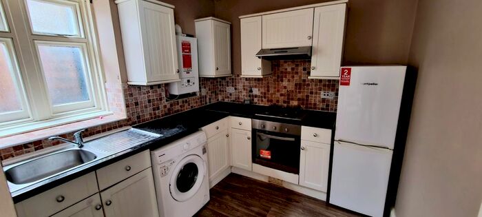 1 Bedroom Flat To Rent In High Street, Wanstead E11