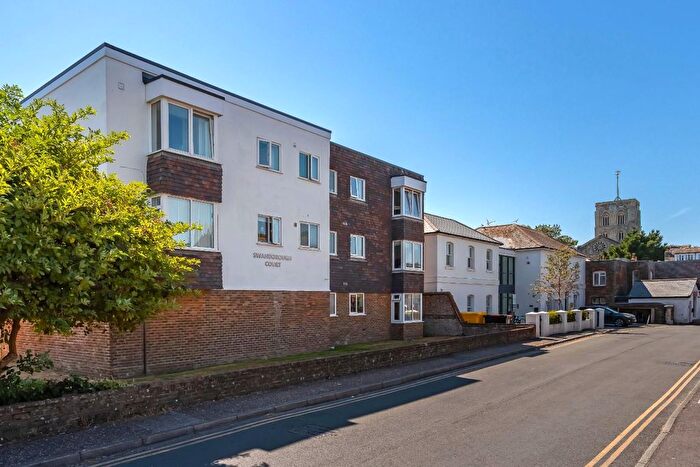 2 Bedroom Flat For Sale In New Road, Shoreham-By-Sea, BN43