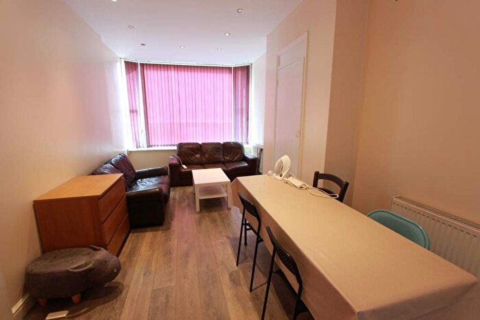 4 Bedroom Flat To Rent In Cleveland Street, London, W1T