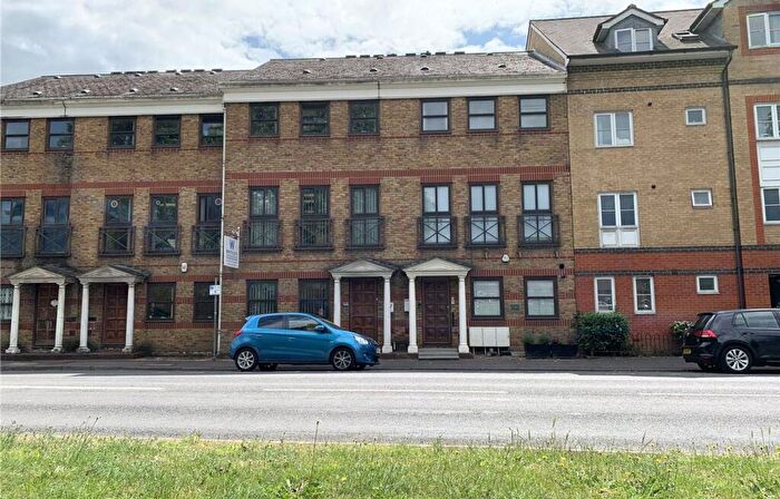 1 Bedroom Flat To Rent In Sebastopol Road, Aldershot, GU11