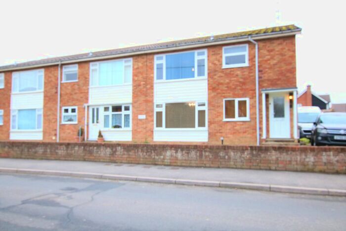 2 Bedroom Flat To Rent In Western Road, Hailsham BN27