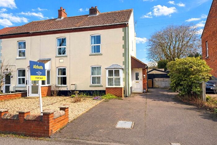 3 Bedroom End Of Terrace House For Sale In Station Road, North Walsham, Norfolk, NR28
