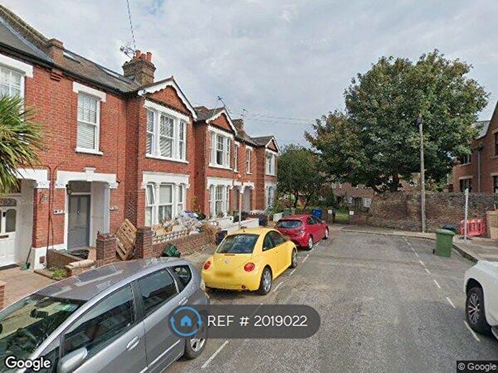 1 Bedroom Flat To Rent In Lyric Road, Barnes, SW13