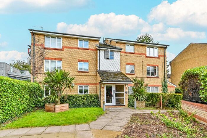 1 Bedroom Flat To Rent In Heddington Grove, Holloway, London, N7