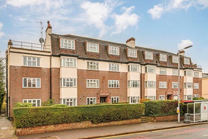 1 Bedroom Flat For Sale In St. Mark's Hill, Surbiton, KT6