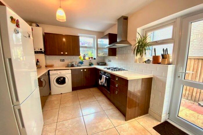 3 Bedroom Property To Rent In Farnborough Avenue, London, E17