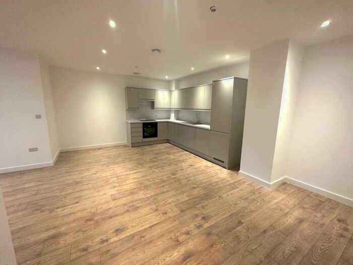 2 Bedroom Flat To Rent In Perrymount Road, Haywards Heath, RH16