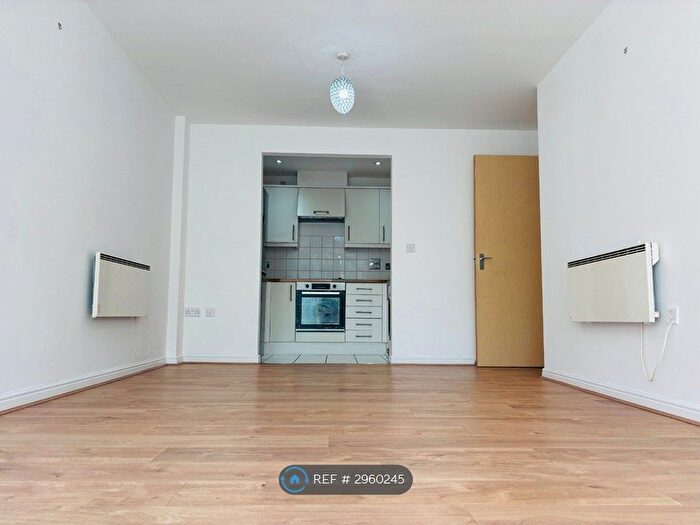 2 Bedroom Flat To Rent In Wooldridge Close, Feltham, TW14