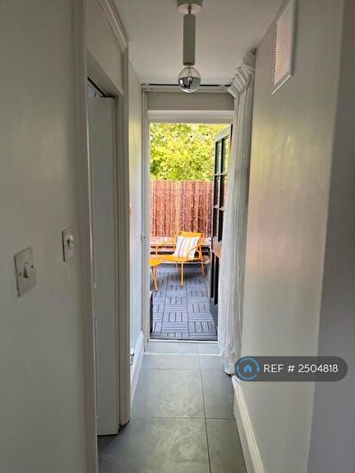 1 Bedroom Flat To Rent In Lockhart Street, London, E3