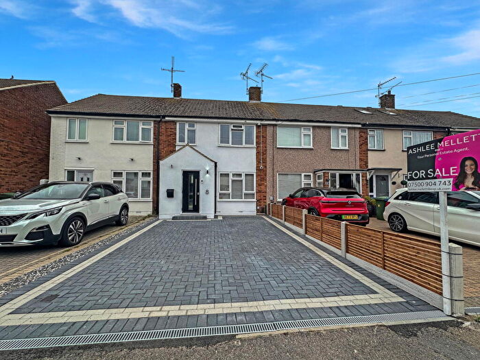 3 Bedroom Terraced House For Sale In Kingsman Road, Stanford-Le-Hope, SS17