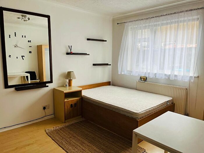 2 Bedroom Maisonette To Rent In Riverside Gardens, Wembley, Middlesex, HA0