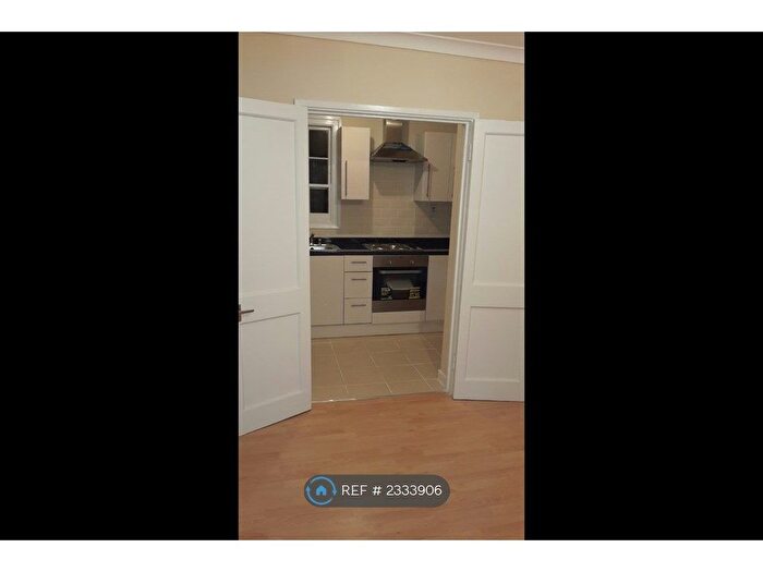 1 Bedroom Flat To Rent In Rawstorne Street, London, EC1V