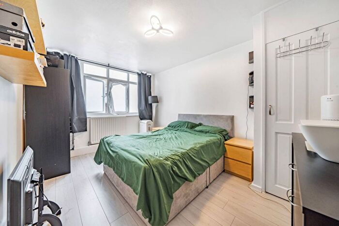 1 Bedroom Flat To Rent In Shoreham Close, Wandsworth, London, SW18