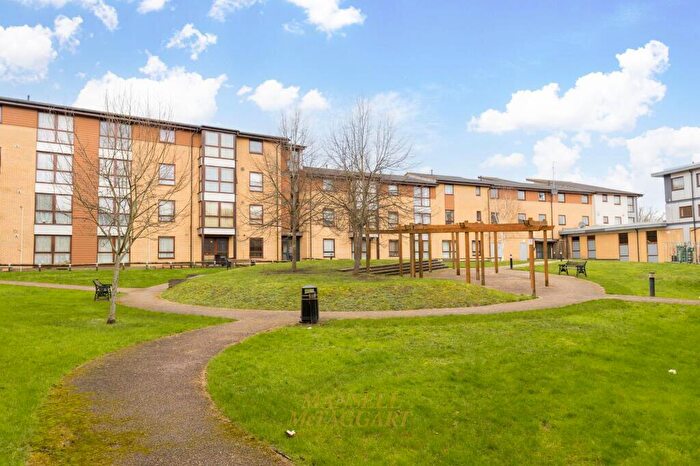 2 Bedroom Apartment For Sale In Commonwealth Drive, Crawley, West Sussex, RH10