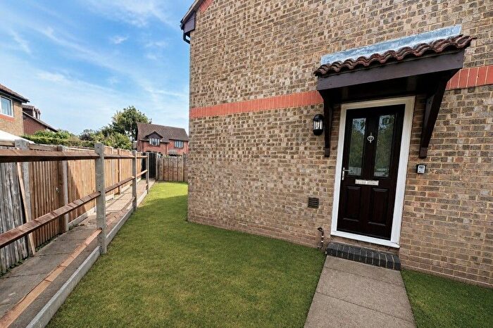 1 Bedroom Property To Rent In Colburn Crescent, Guildford, GU4