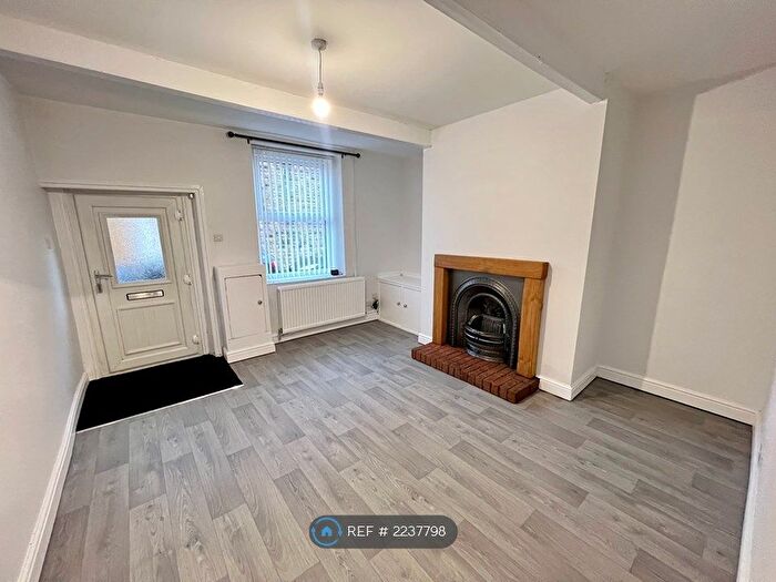 2 Bedroom Terraced House To Rent In Oak Street, Glossop, SK13