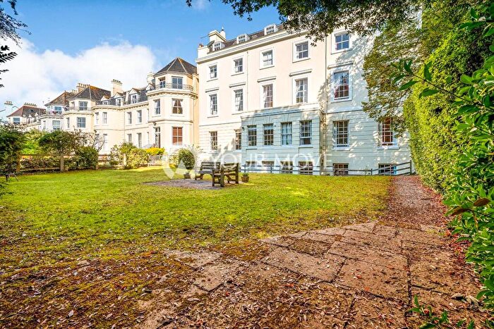 2 Bedroom Flat For Sale In Nelson Gardens, Plymouth, Devon, PL1