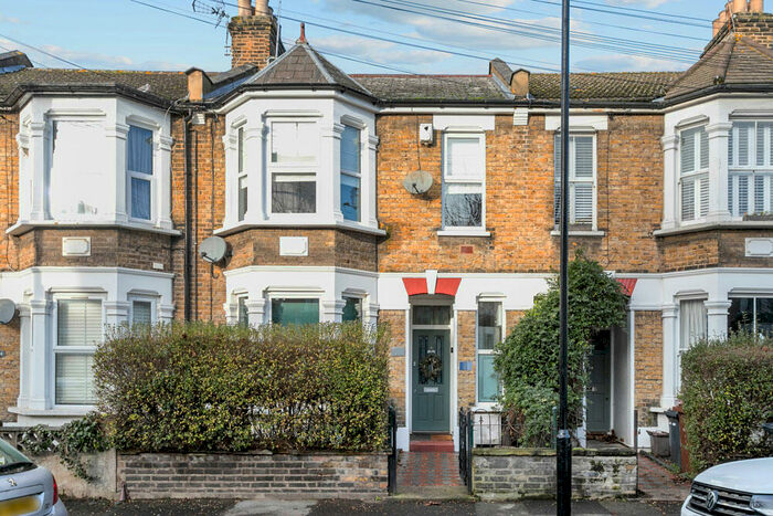 2 Bedroom Flat To Rent In Richmond Road, Leytonstone, E11