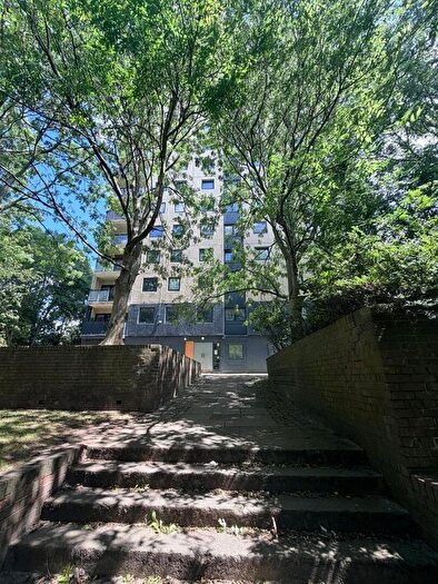 3 Bedroom Flat To Rent In Candia Tower, Jason Street, Liverpool, Merseyside, L5