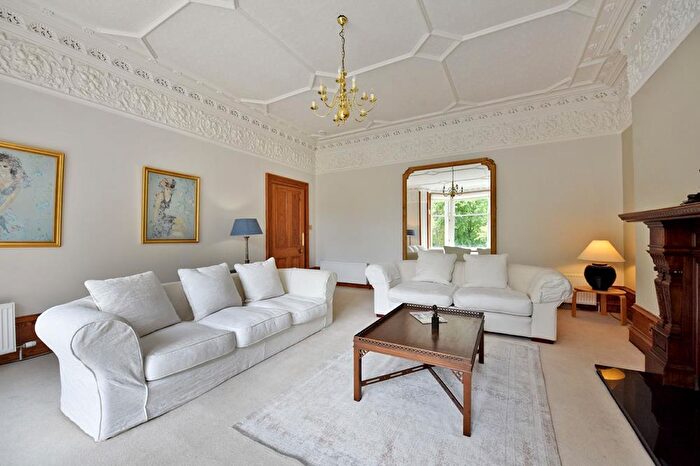 4 Bedroom Flat To Rent In Forest Road, Aberdeen, AB15