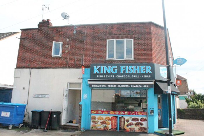 2 Bedroom Maisonette To Rent In Hertford Road, Enfield, EN3