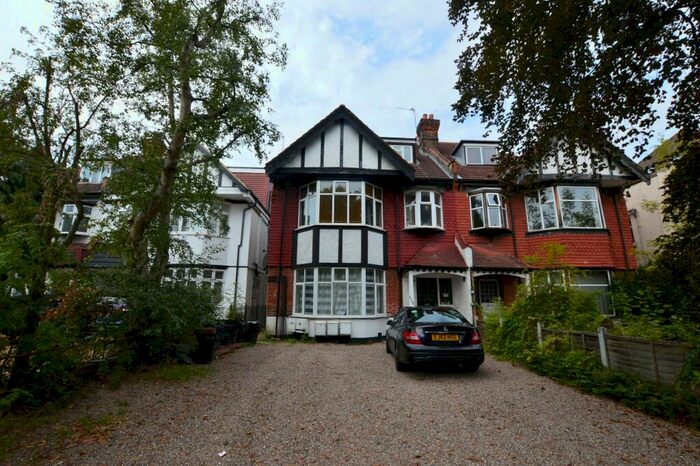 1 Bedroom Flat To Rent In Hermon Hill, E18